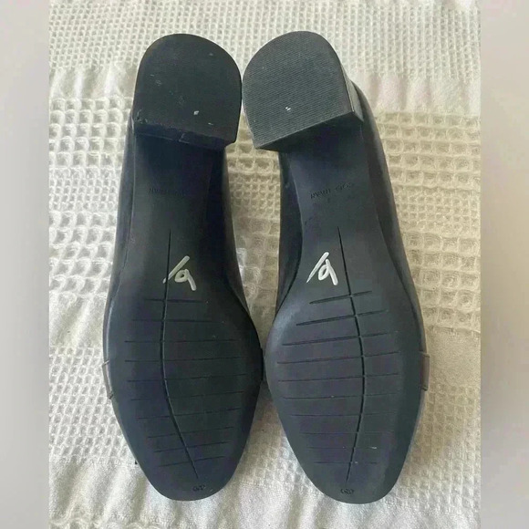 Cole Haan Margarite Black & Snake Print Embossed Tassel Pumps Low Block Heel - Picture 5 of 7